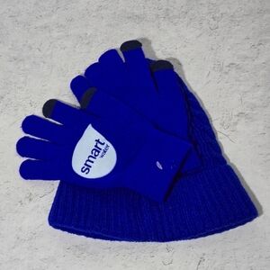 NWOT Blue Knit Hat and Gloves Set SMART WATER